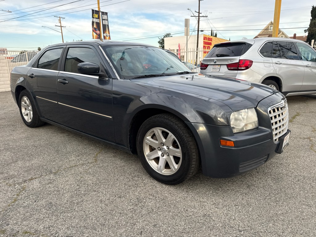 2007 Chrysler 300 Image 7