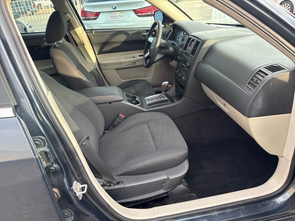 2007 Chrysler 300 Image 13