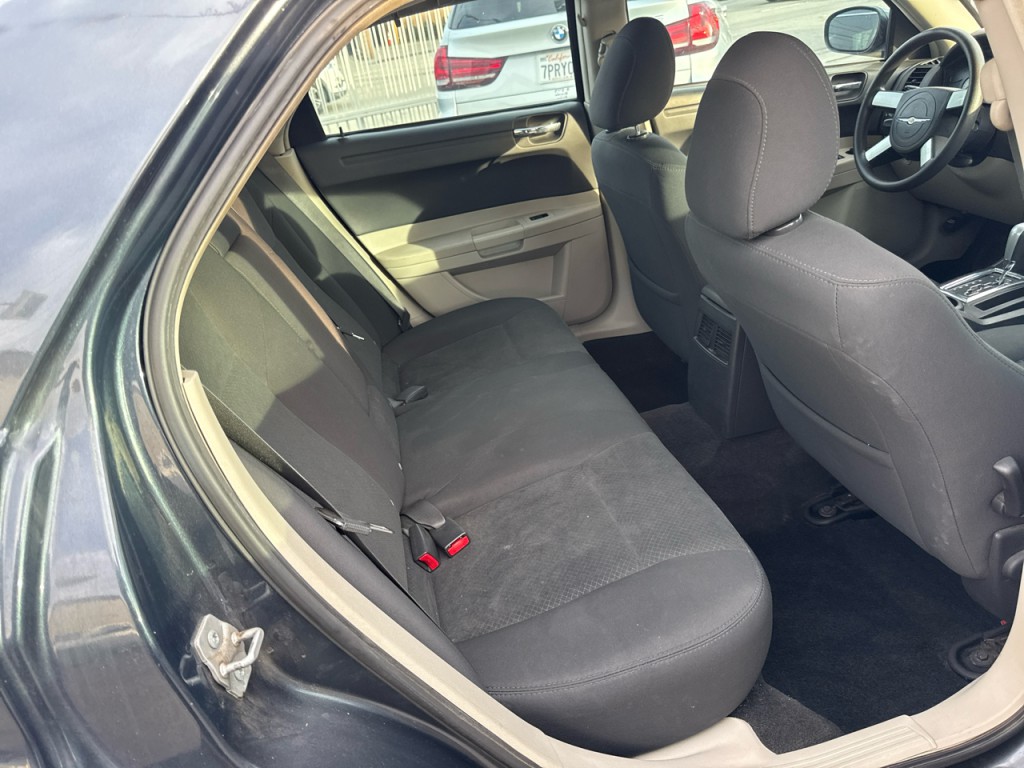 2007 Chrysler 300 Image 15