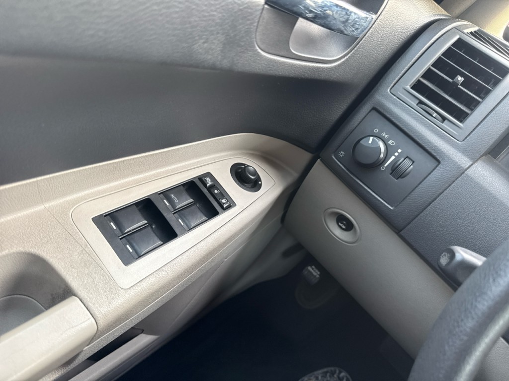 2007 Chrysler 300 Image 26