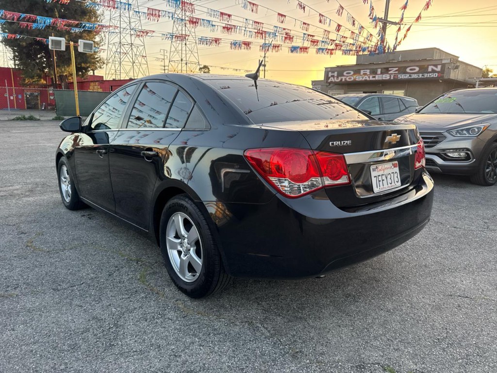 2014 Chevrolet Cruze Image 4