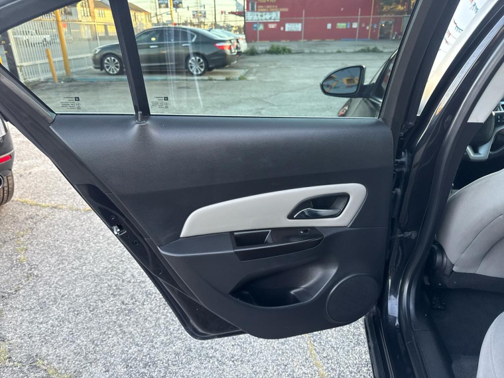 2014 Chevrolet Cruze Image 18