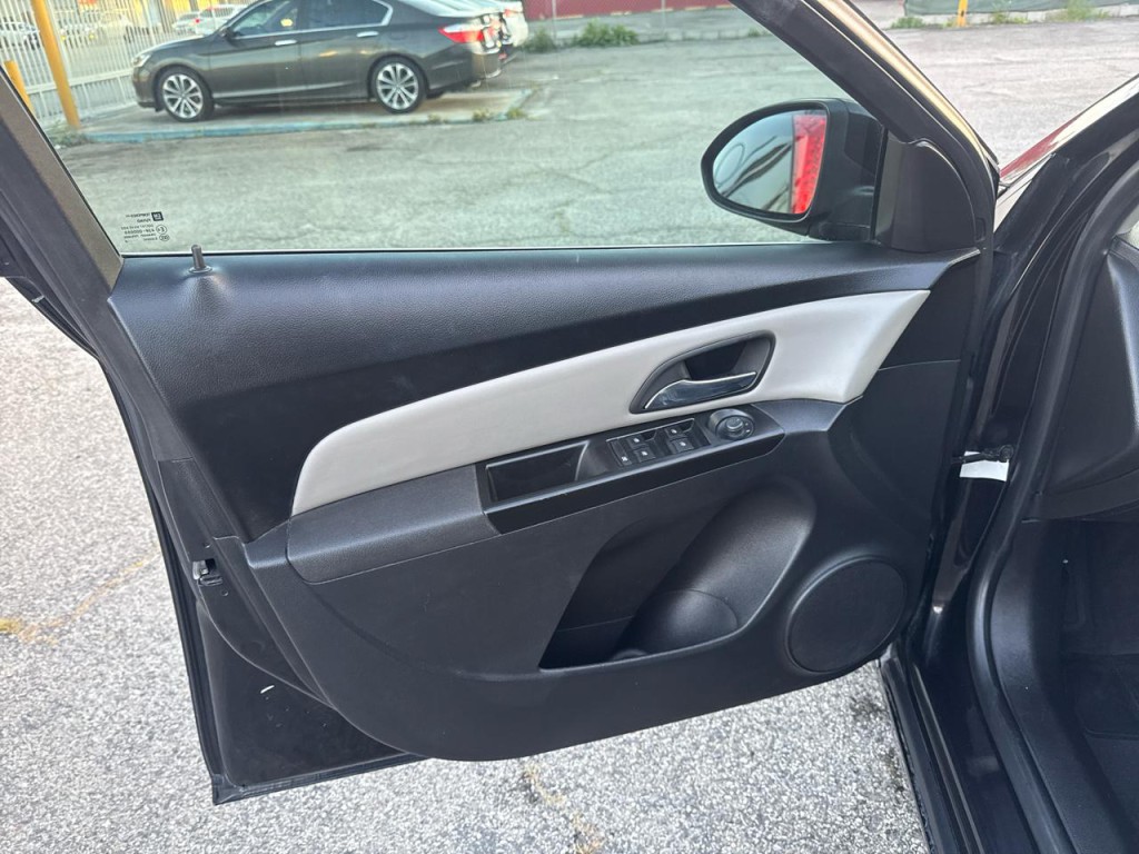 2014 Chevrolet Cruze Image 20