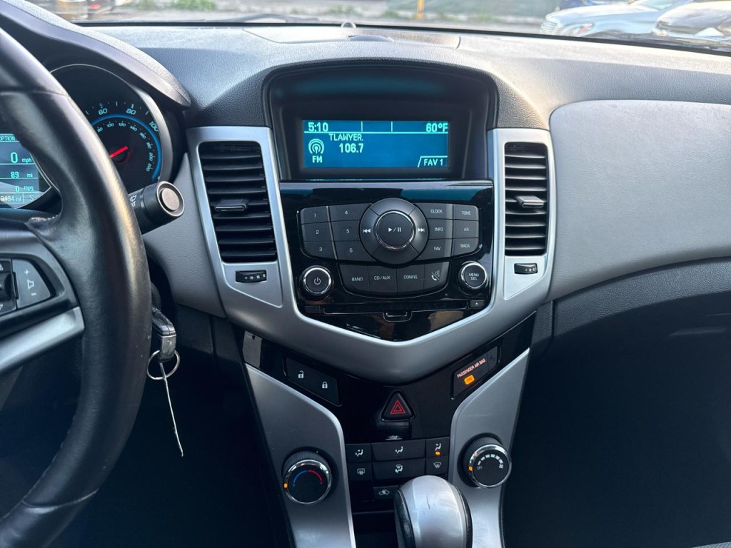 2014 Chevrolet Cruze Image 24