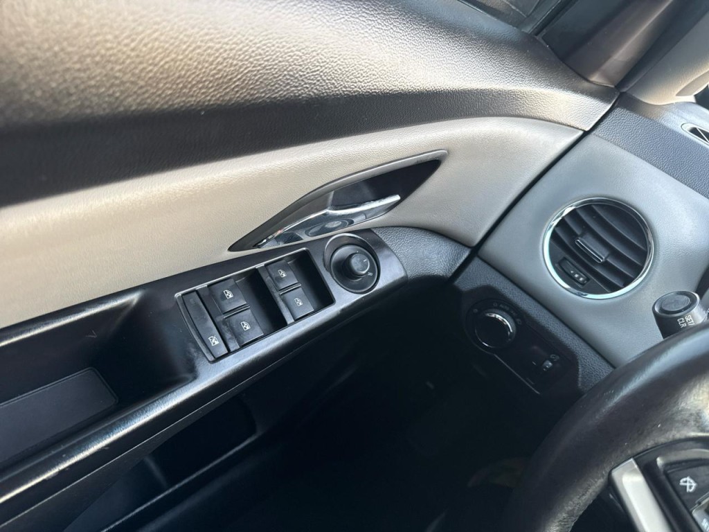 2014 Chevrolet Cruze Image 27