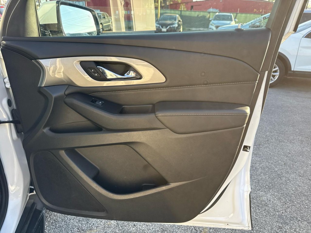 2018 Chevrolet Traverse Image 12