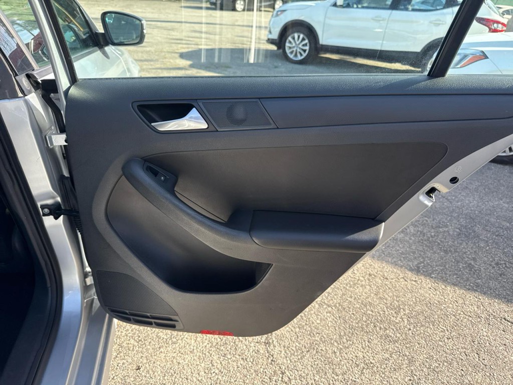 2014 Volkswagen Jetta Image 14