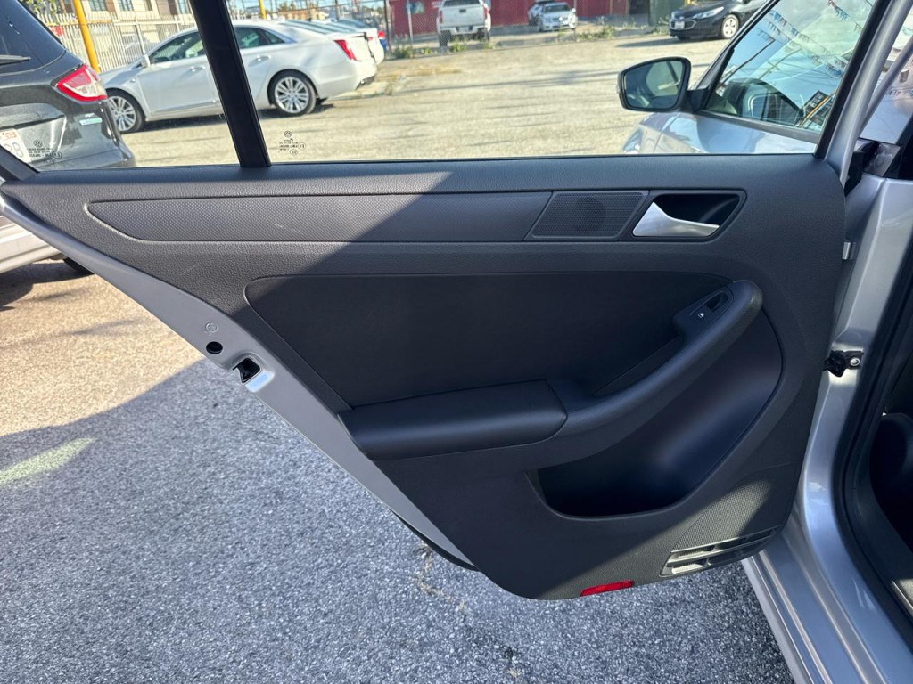 2014 Volkswagen Jetta Image 18