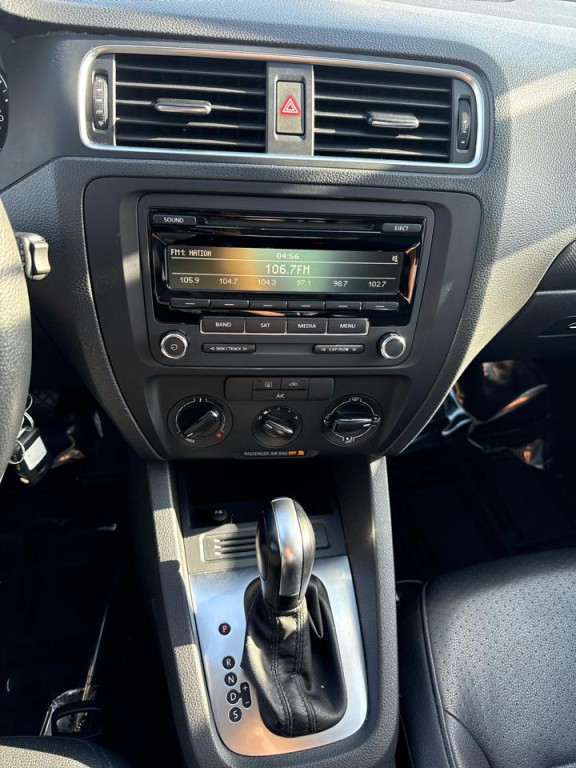 2014 Volkswagen Jetta Image 23
