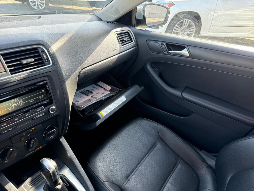 2014 Volkswagen Jetta Image 30
