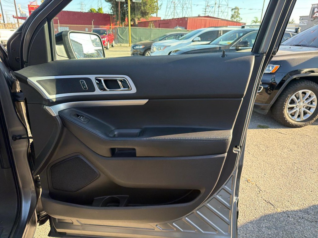 2014 Ford Explorer Image 12