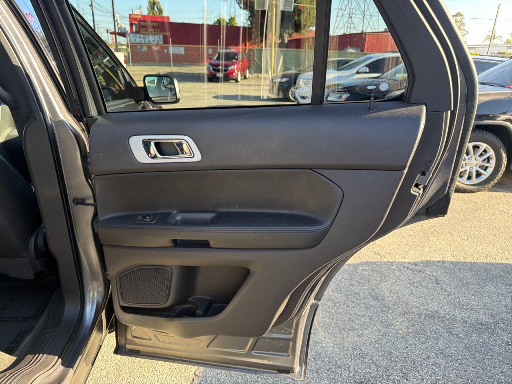 2014 Ford Explorer Image 14