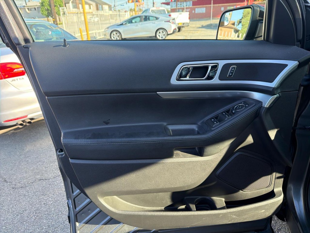2014 Ford Explorer Image 21