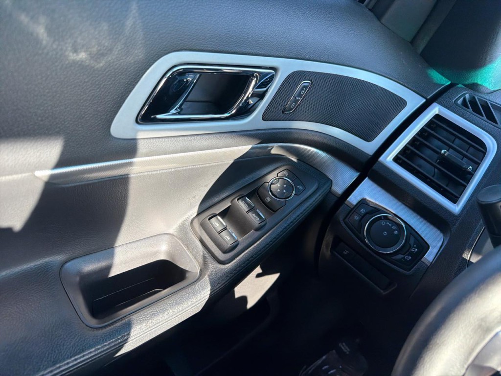 2014 Ford Explorer Image 28