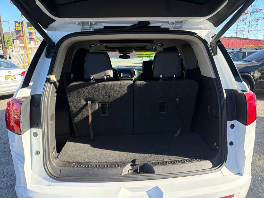 2019 GMC Acadia Image 17