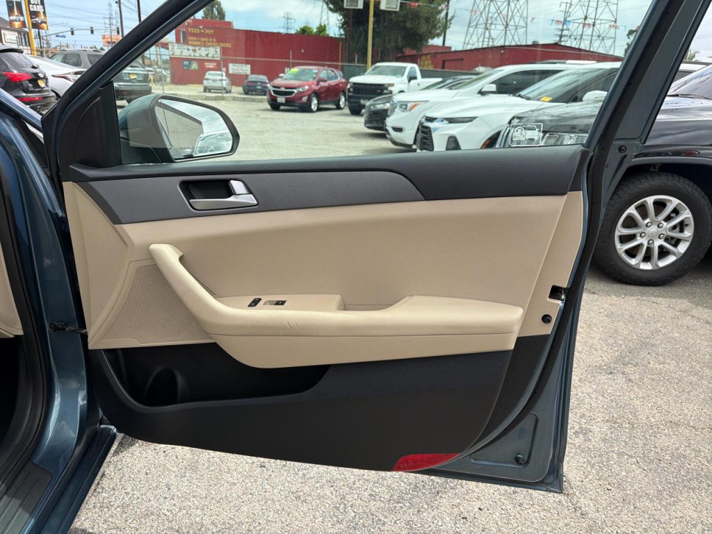 2016 Hyundai Sonata Image 12