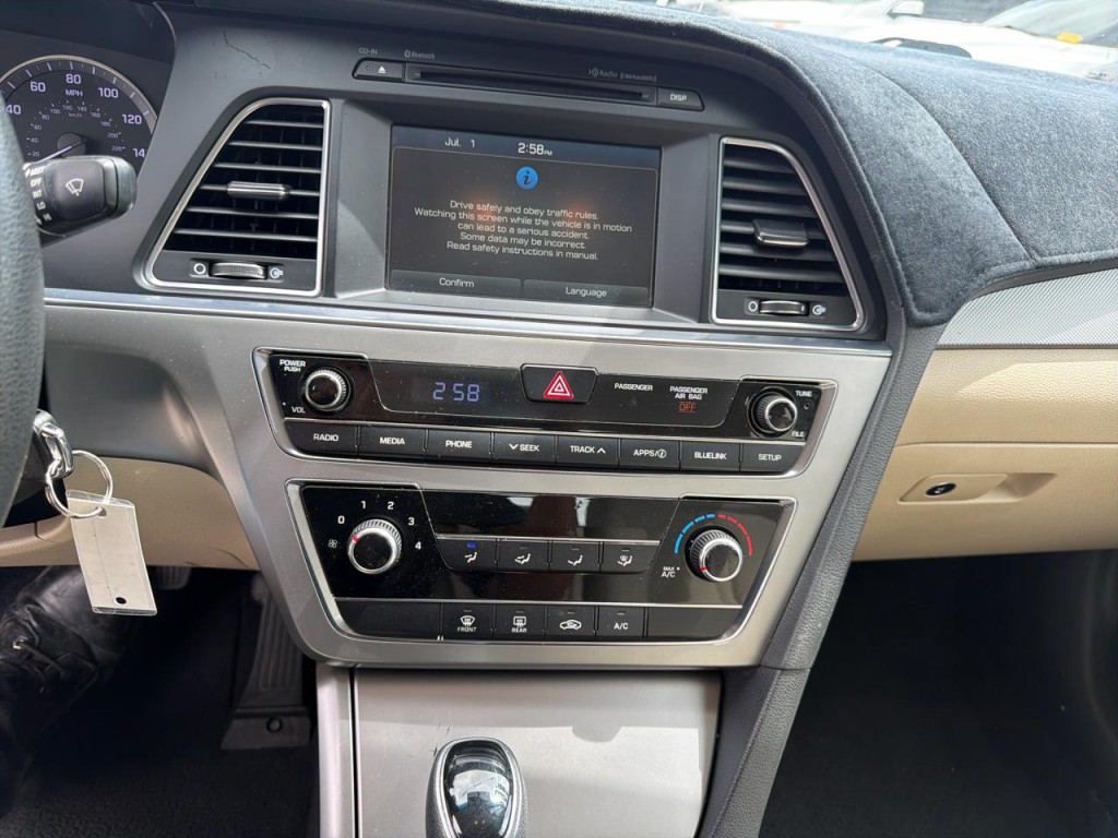 2016 Hyundai Sonata Image 24