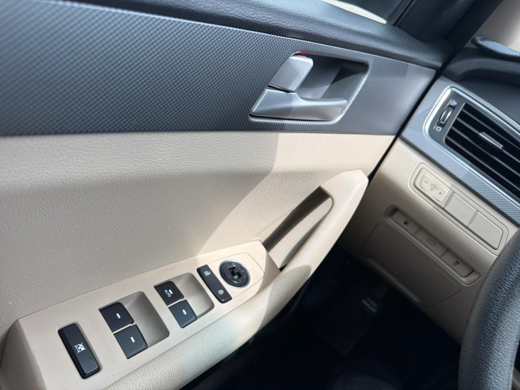 2016 Hyundai Sonata Image 28