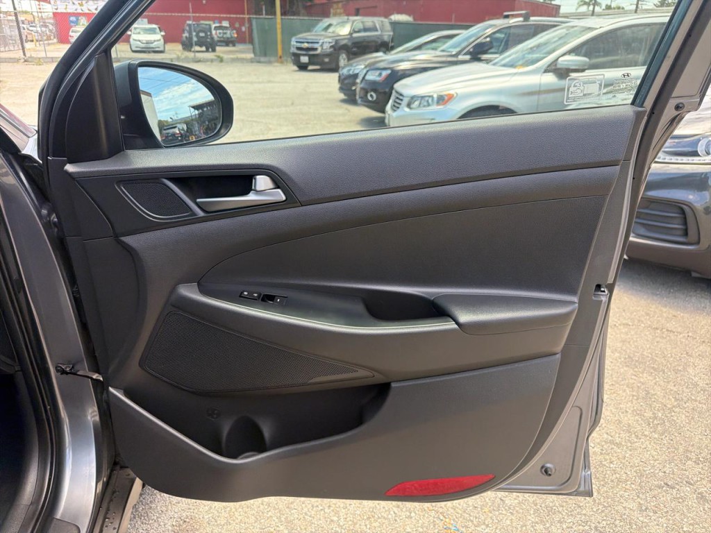 2016 Hyundai Tucson Image 12