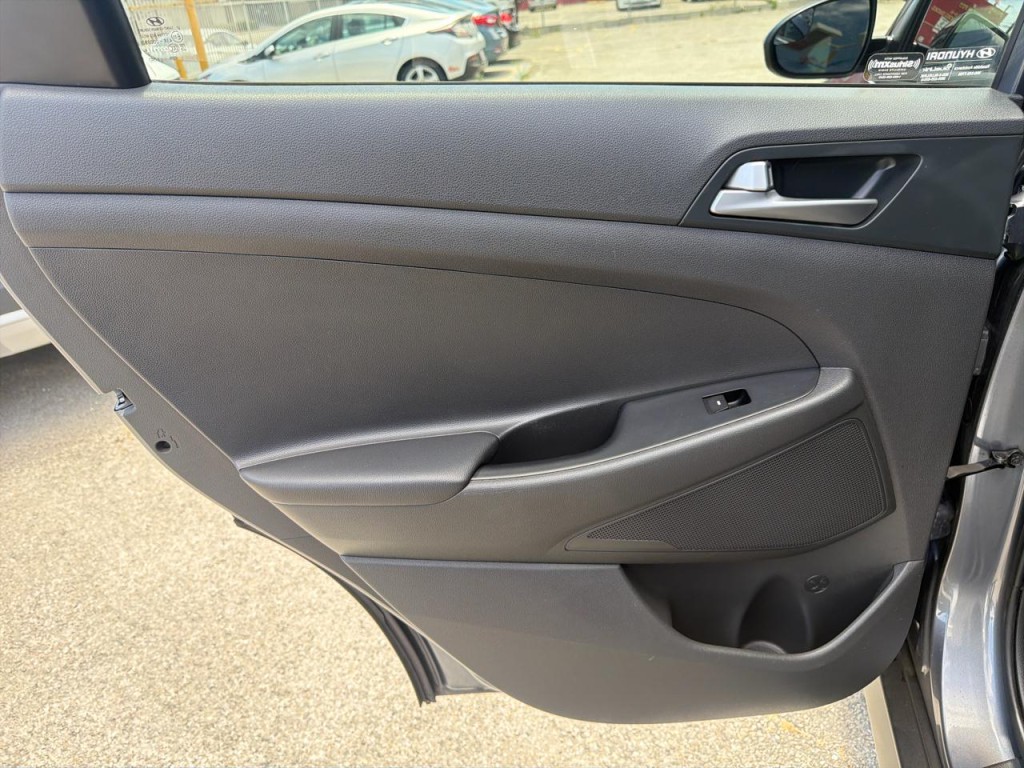2016 Hyundai Tucson Image 18