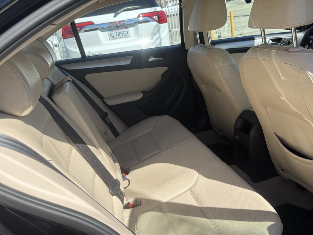 2015 Volkswagen Jetta Image 15