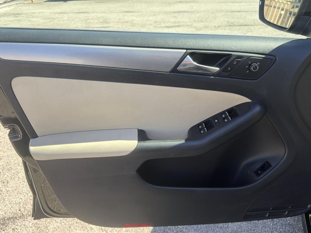 2015 Volkswagen Jetta Image 20