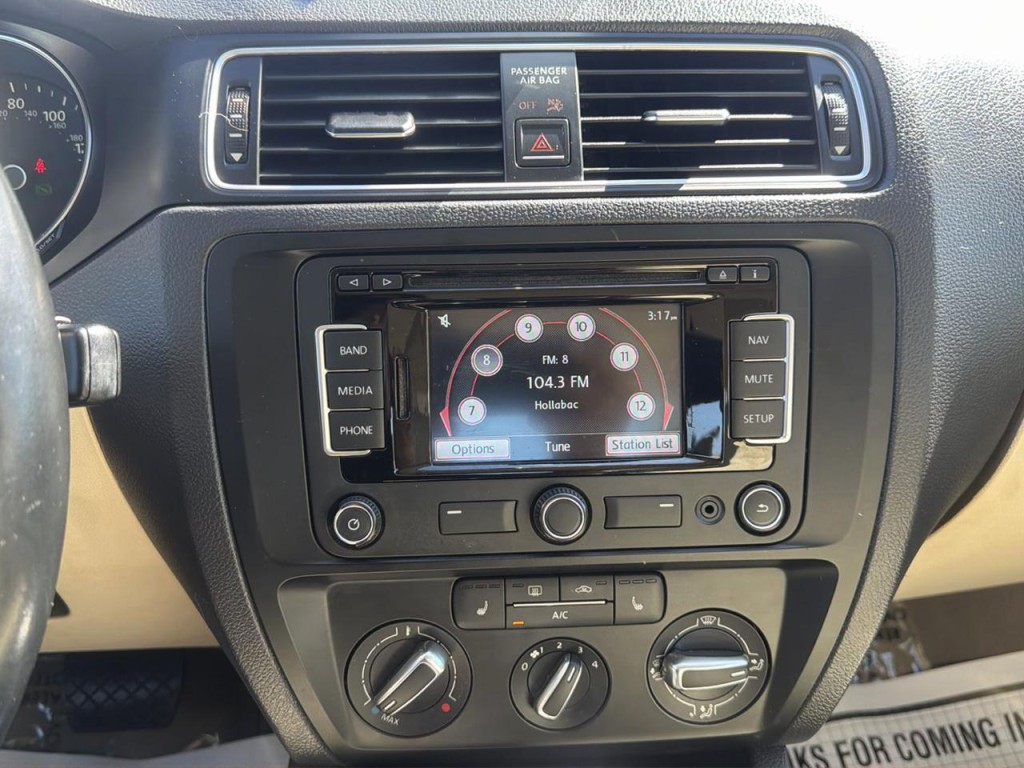 2015 Volkswagen Jetta Image 24