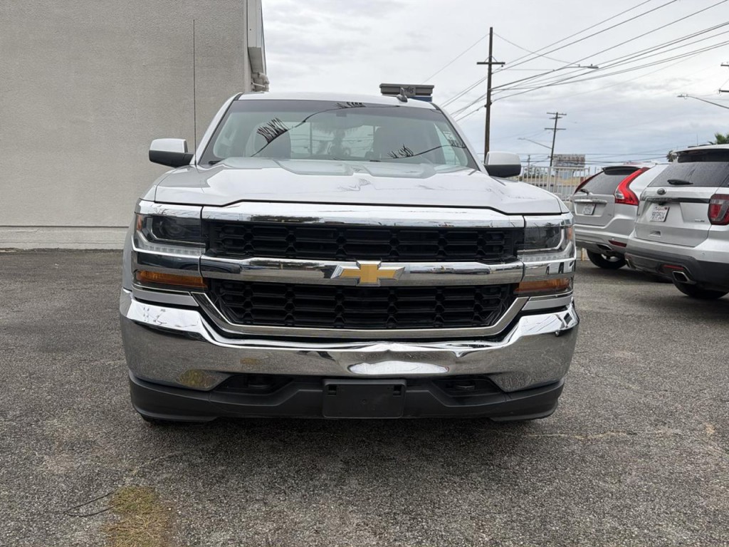 2018 Chevrolet Silverado 1500 Image 2