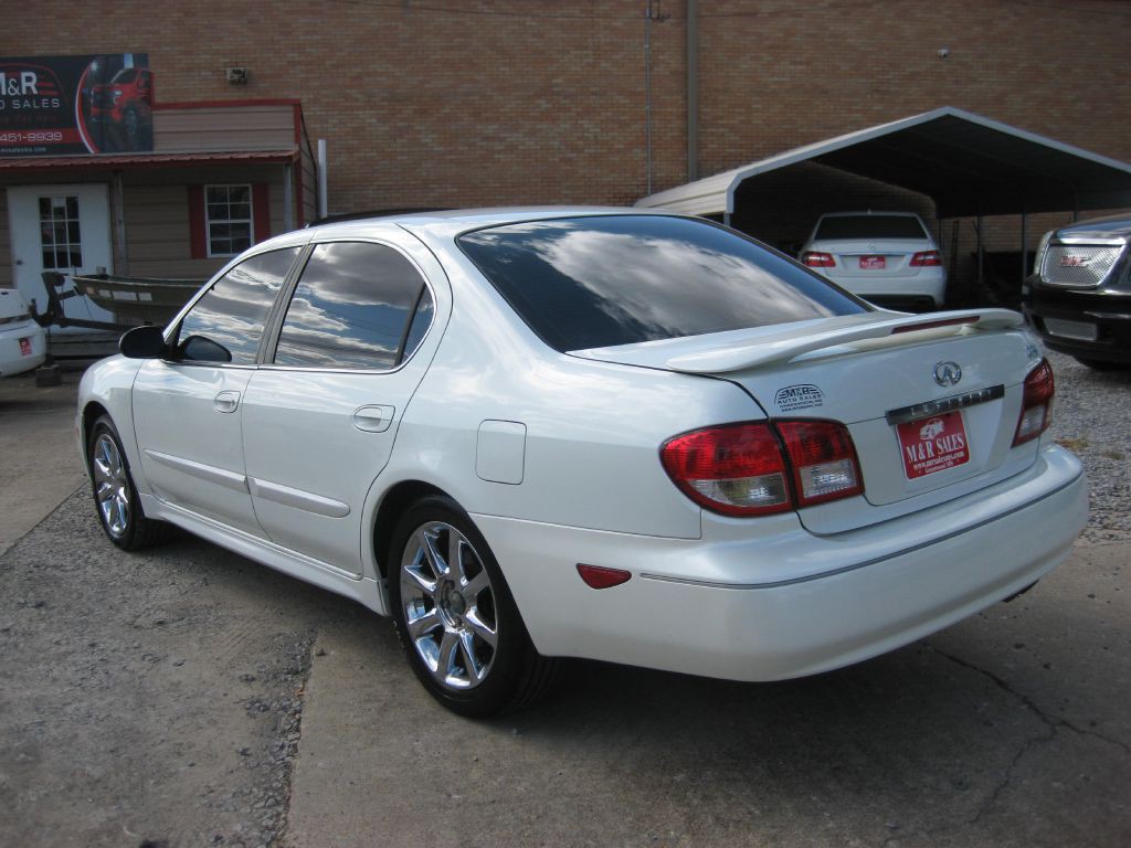 2002 INFINITI I35 Image 3