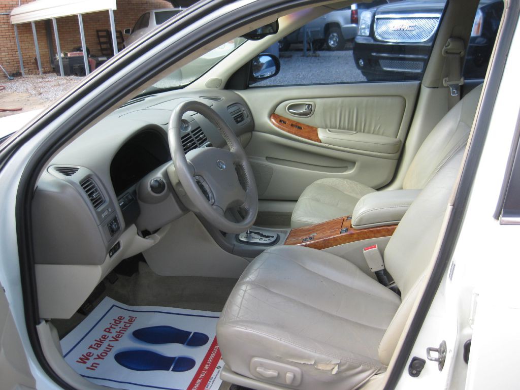 2002 INFINITI I35 Image 5