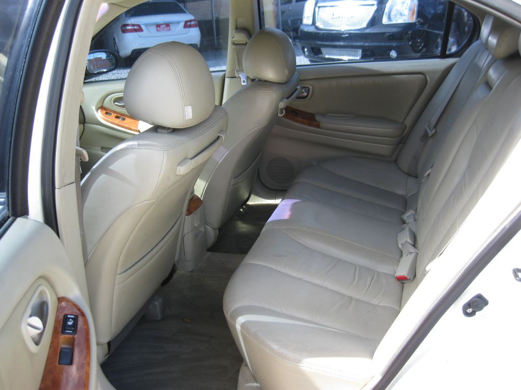 2002 INFINITI I35 Image 6