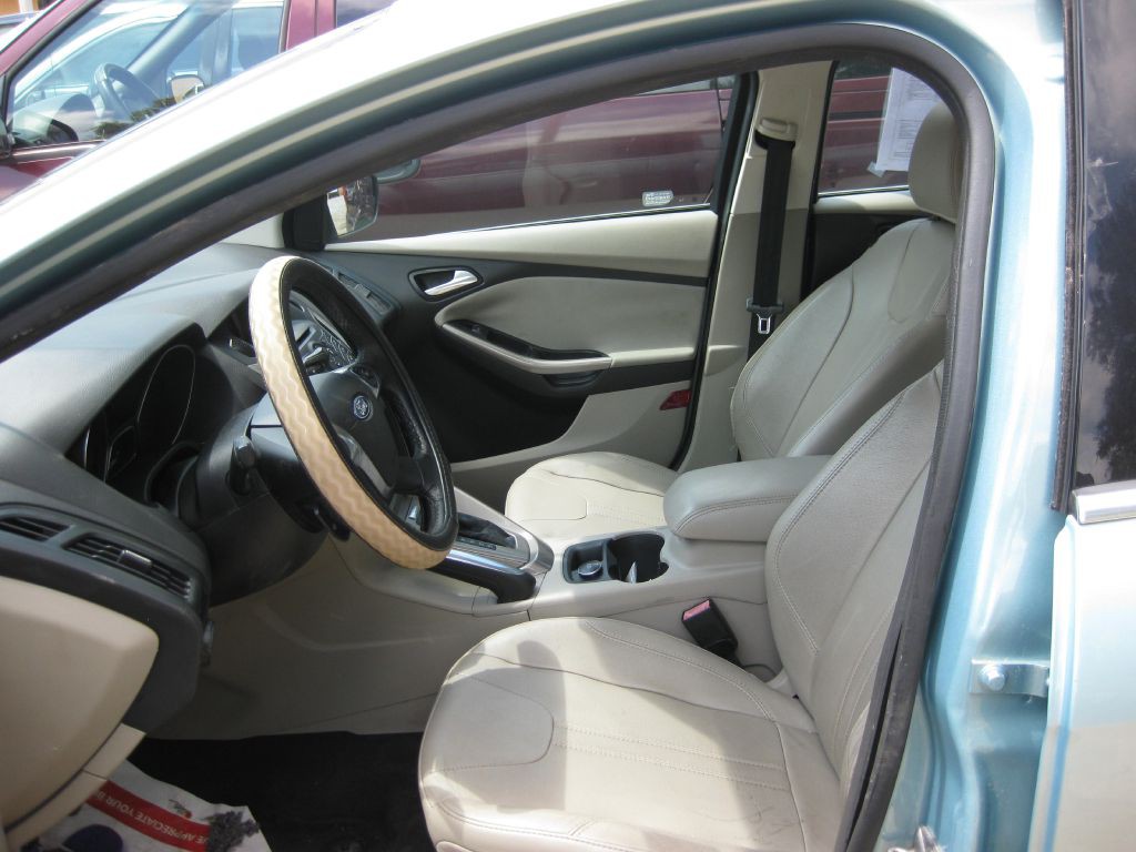 2012 Ford Focus Image 4