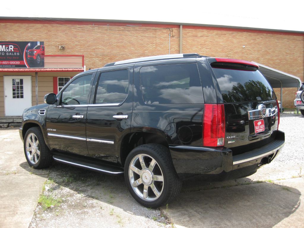 2011 Cadillac Escalade Image 3
