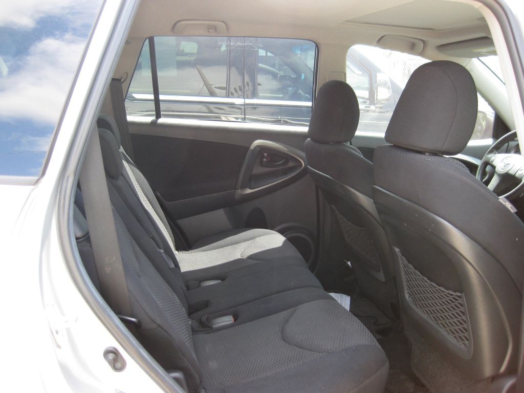 2011 Toyota Rav4 Image 8