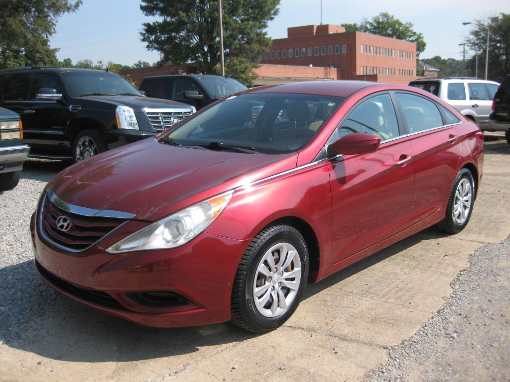 2011 Hyundai Sonata Image 2