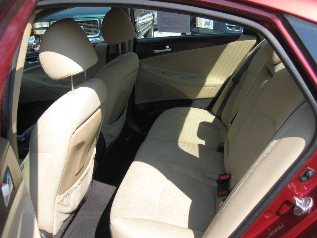 2011 Hyundai Sonata Image 6