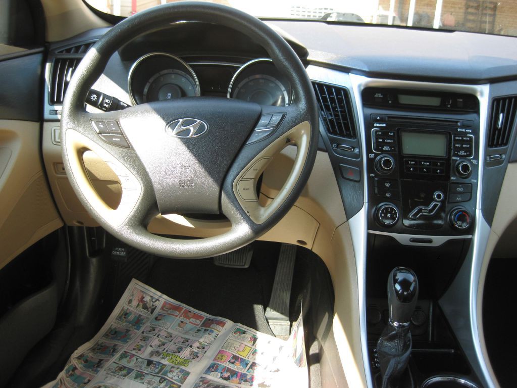 2011 Hyundai Sonata Image 9
