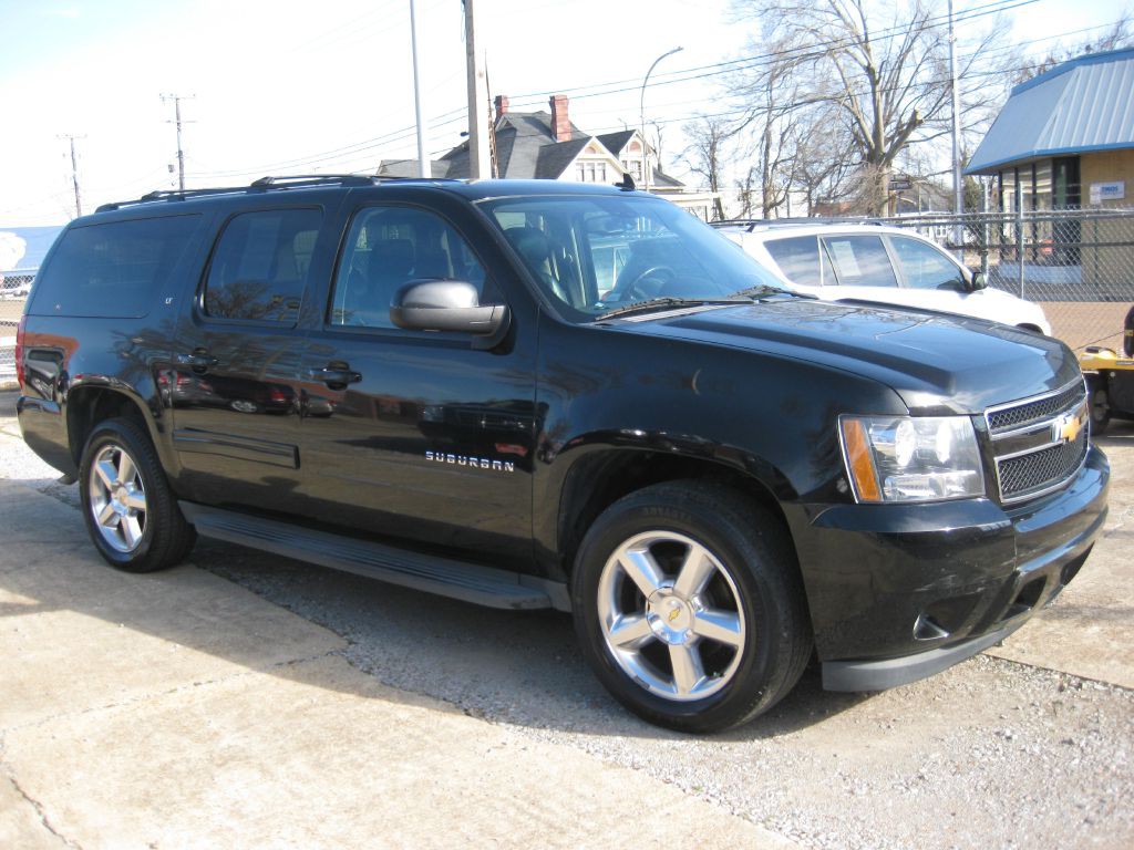 2012 Chevrolet Suburban Image 1