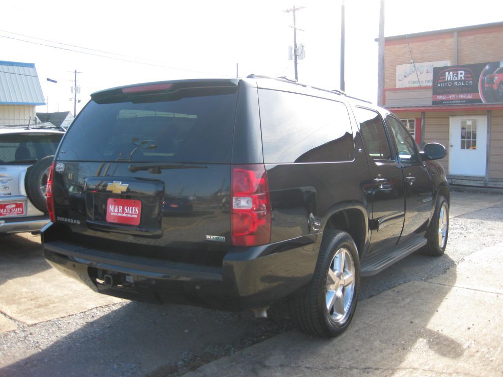 2012 Chevrolet Suburban Image 4