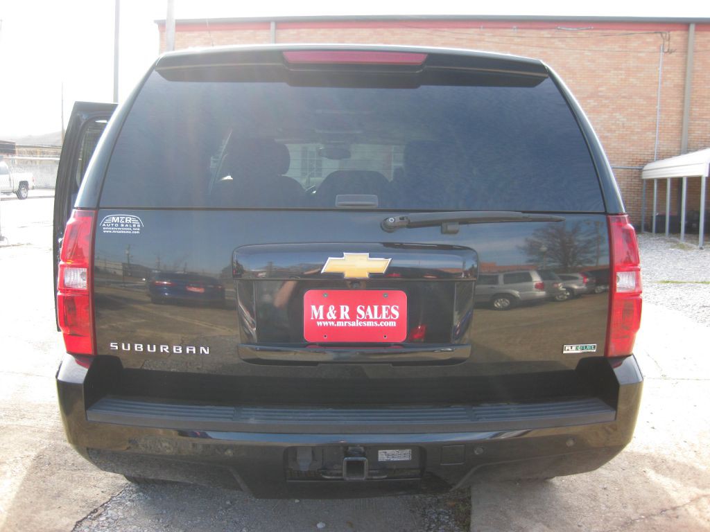2012 Chevrolet Suburban Image 8