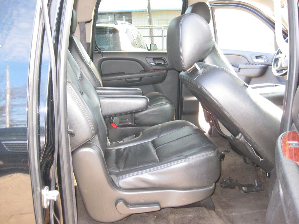 2012 Chevrolet Suburban Image 9
