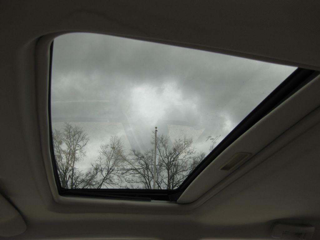 2005 Chrysler 300 Image 10