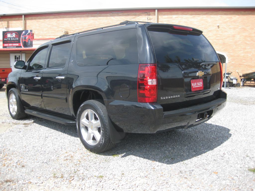 2012 Chevrolet Suburban Image 3