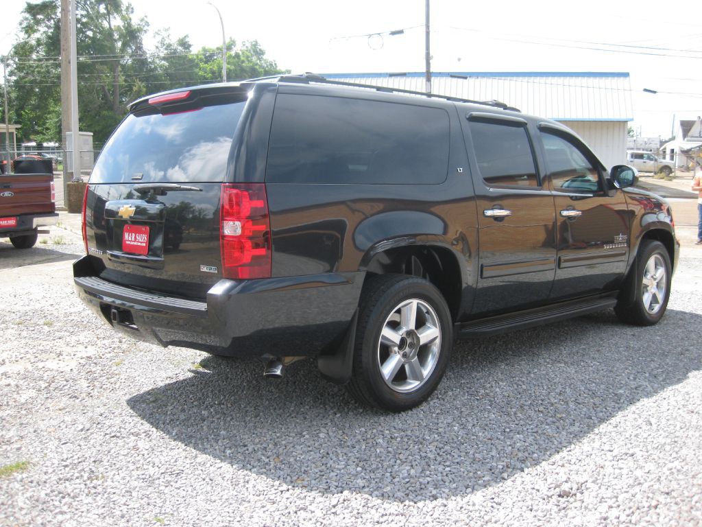 2012 Chevrolet Suburban Image 4