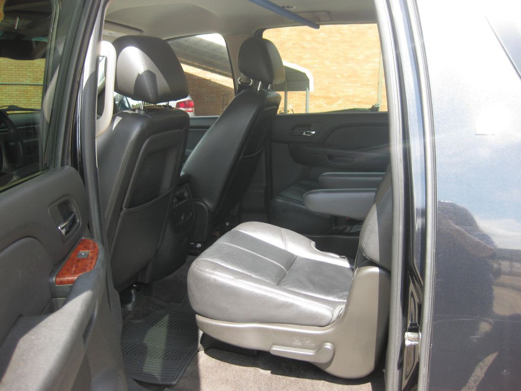 2012 Chevrolet Suburban Image 6