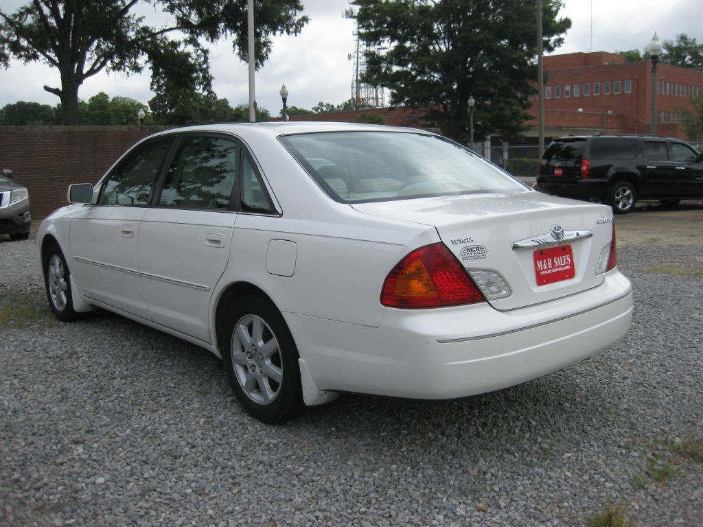 2000 Toyota Avalon Image 3