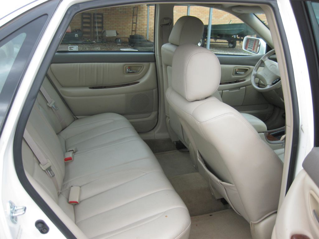 2000 Toyota Avalon Image 7