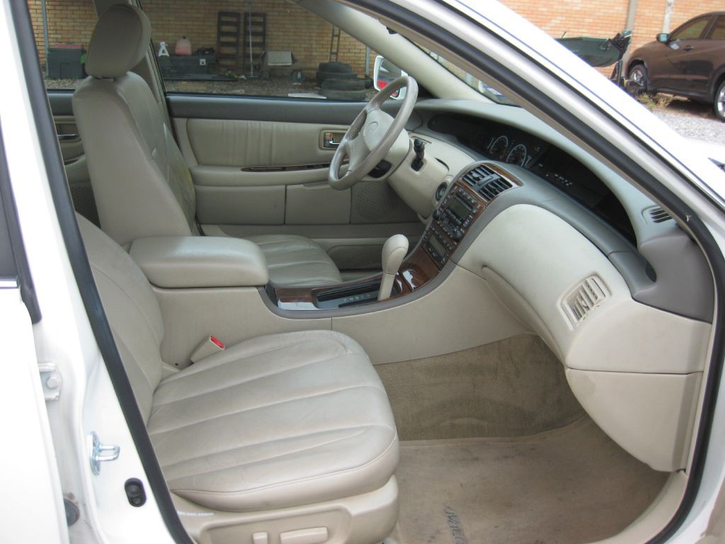 2000 Toyota Avalon Image 8