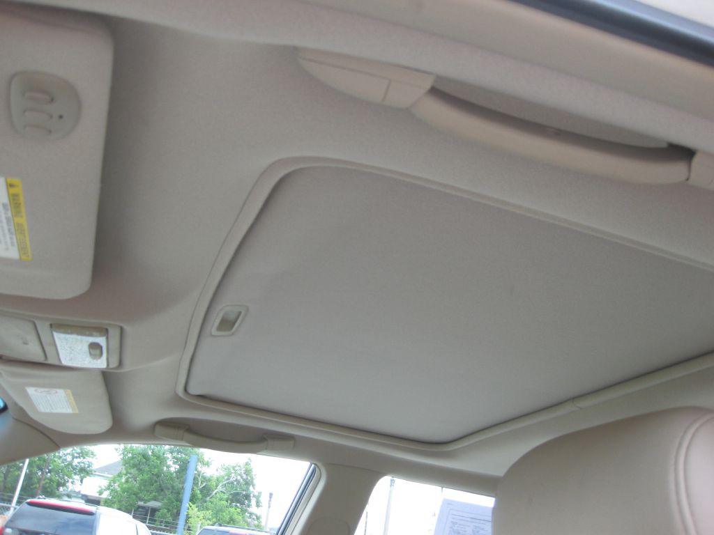 2000 Toyota Avalon Image 9