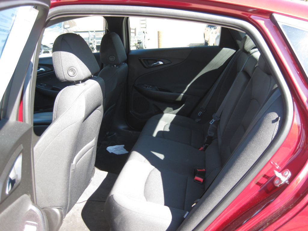 2018 Chevrolet Malibu Image 6